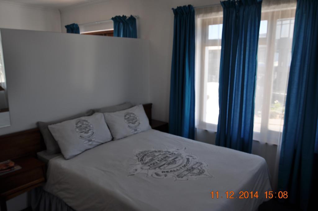 Backpacker Apartments Plettenberg Bay Rum bild
