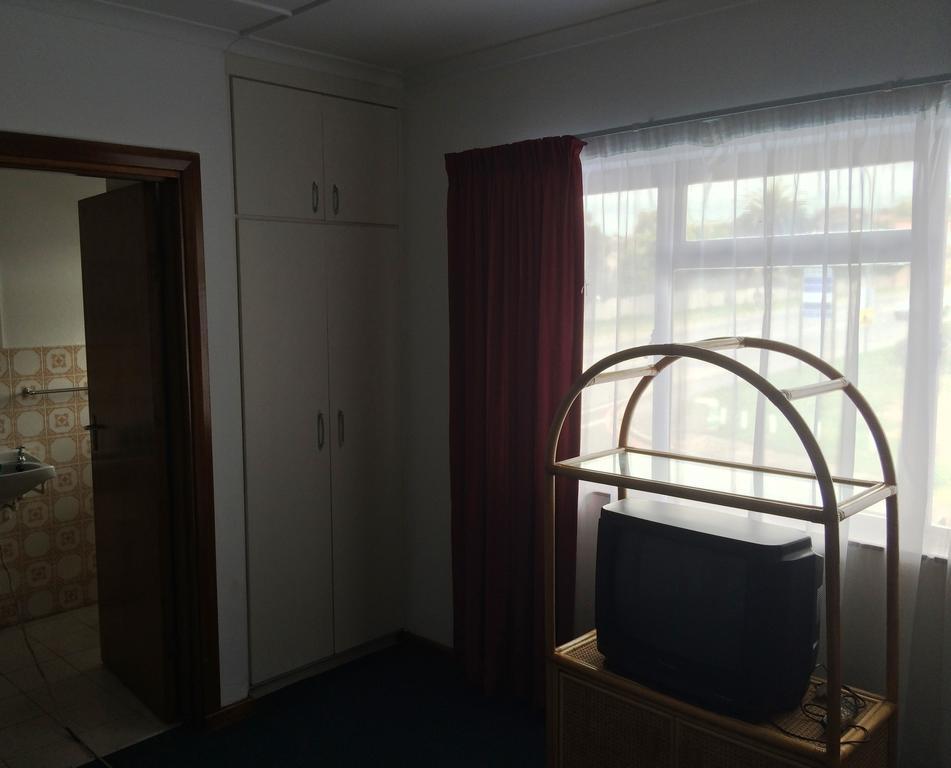 Backpacker Apartments Plettenberg Bay Rum bild