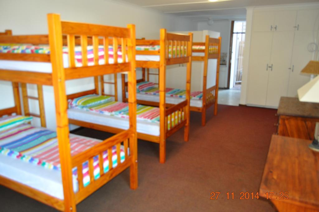 Backpacker Apartments Plettenberg Bay Rum bild