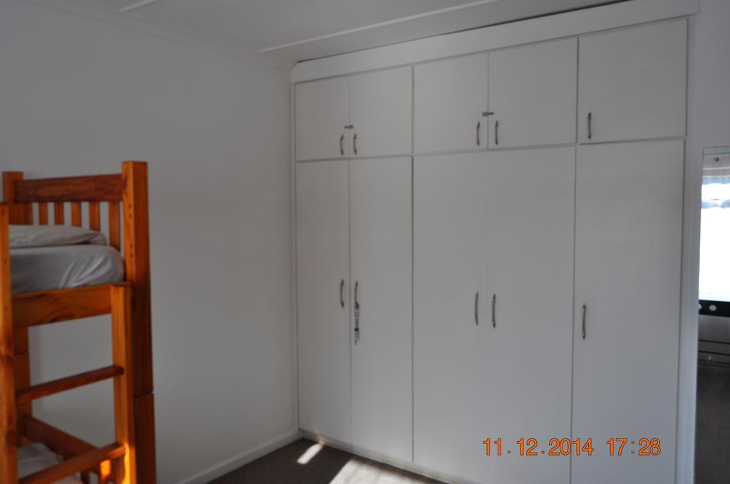 Backpacker Apartments Plettenberg Bay Rum bild