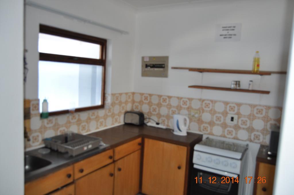 Backpacker Apartments Plettenberg Bay Rum bild