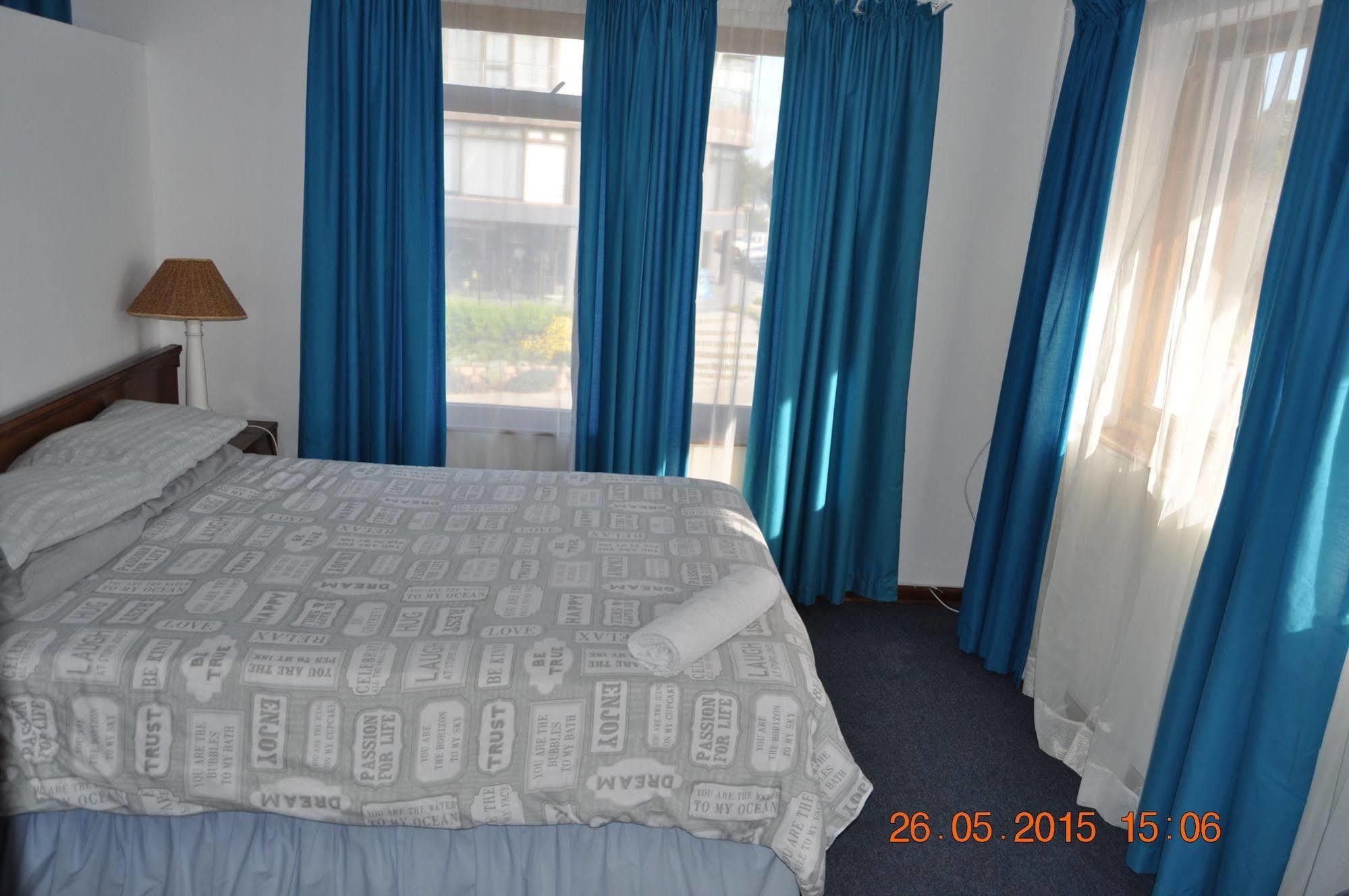 Backpacker Apartments Plettenberg Bay Exteriör bild